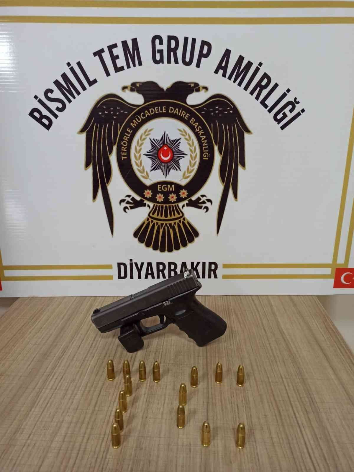 Bismil’de huzur uygulaması: Silah ve bandrolsüz tütün ele geçirildi