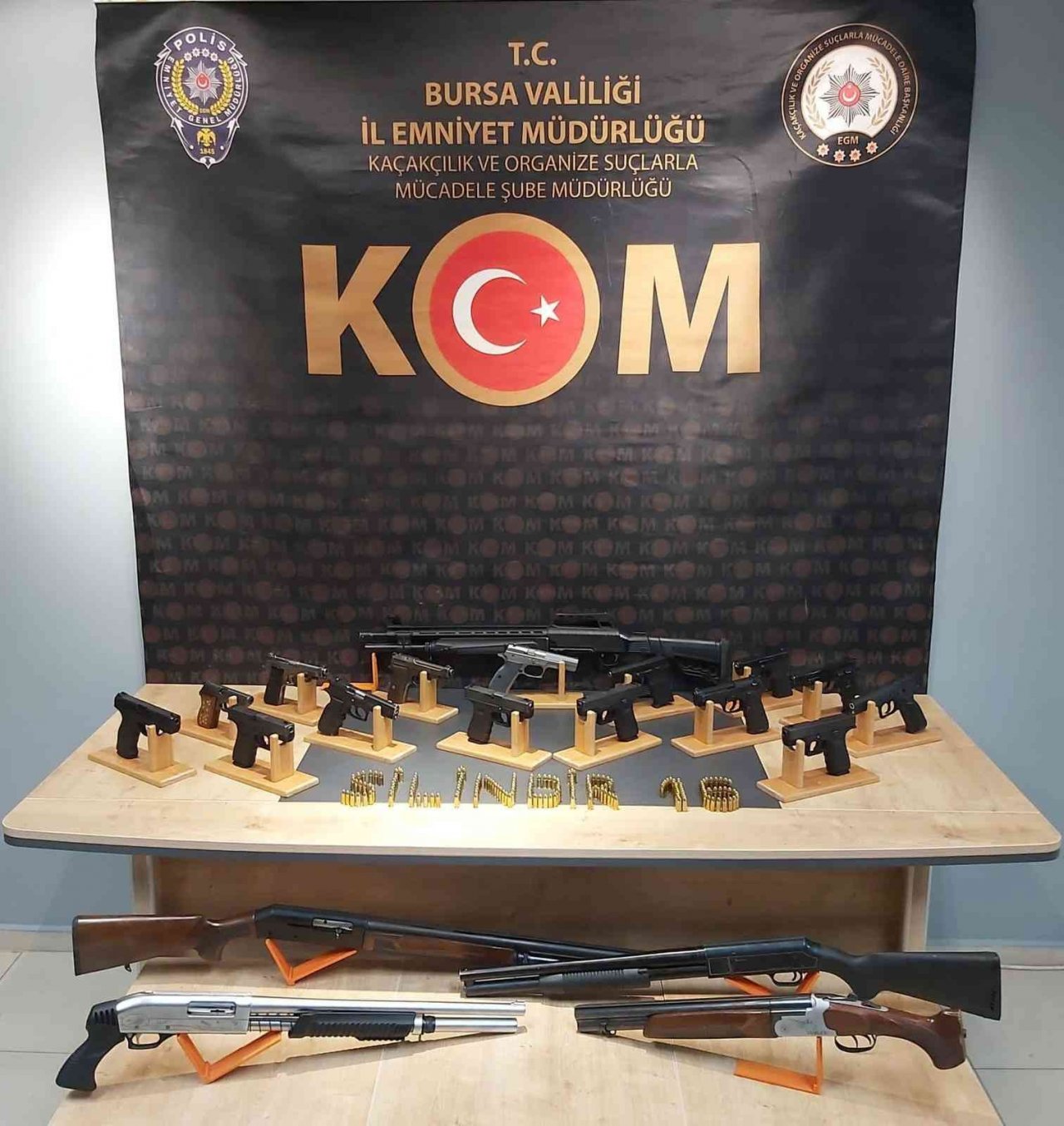 Bursa’da silindir operasyonu: 14 silah ele geçirildi