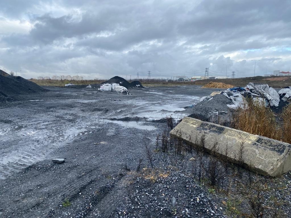 Arnavutköy’de boş araziye atık dökenlere idari yaptırım uygulanacak