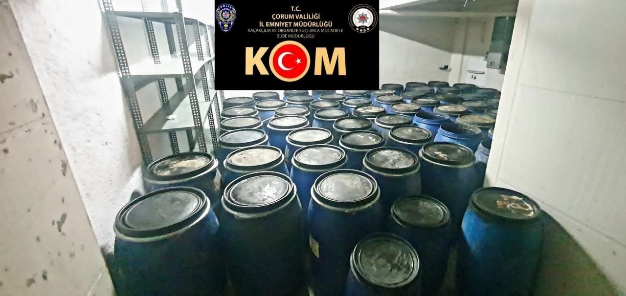 Depo olarak kullanılan bağ evinde 12,5 ton kaçak içki ele geçirildi