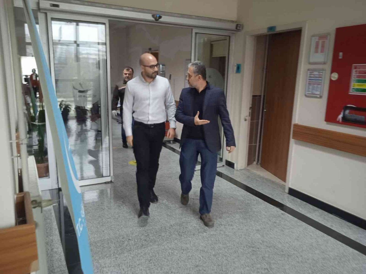 Depremden sonra sağlık tesislerinde çalışmalar durmadı