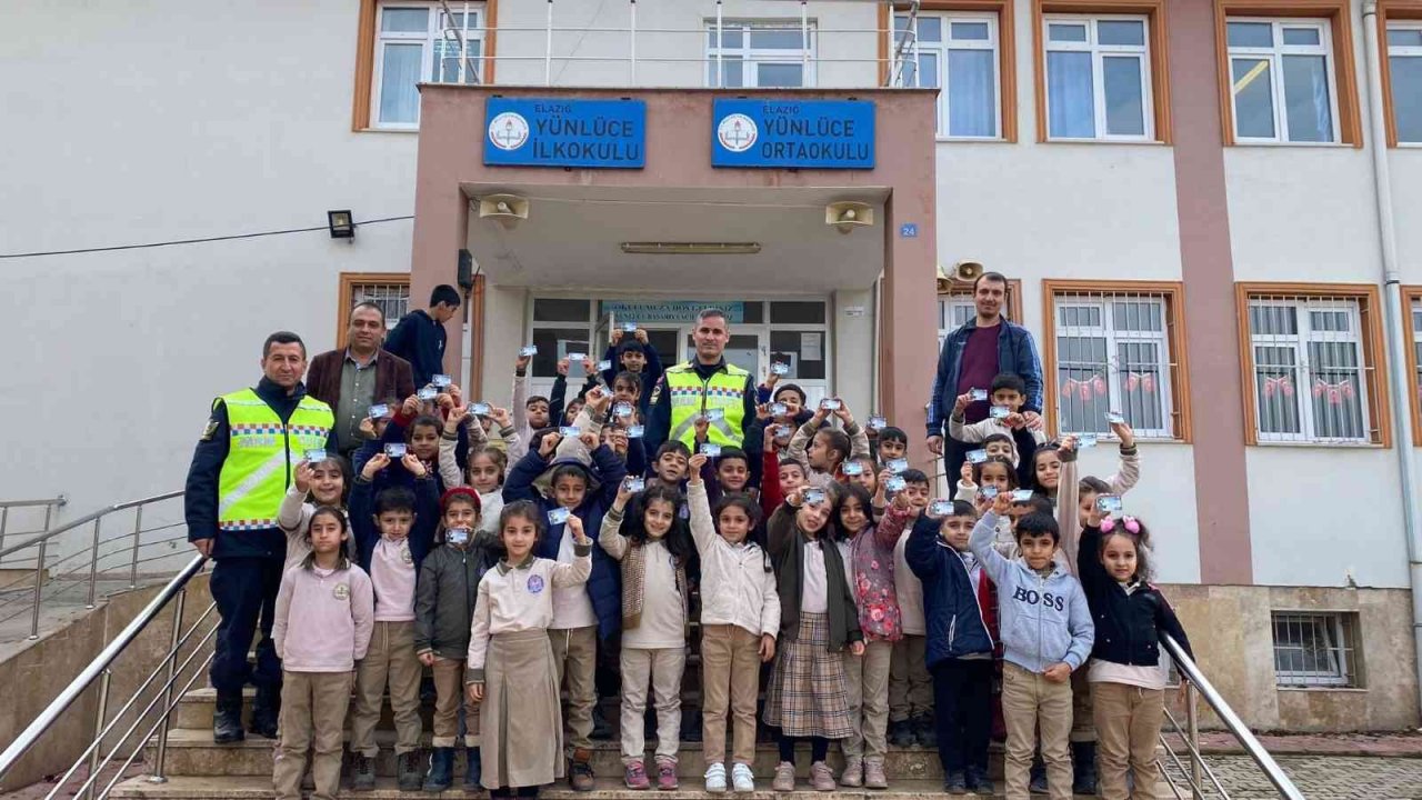 Elazığ’da öğrencilere trafik güvenliği eğitimi verildi