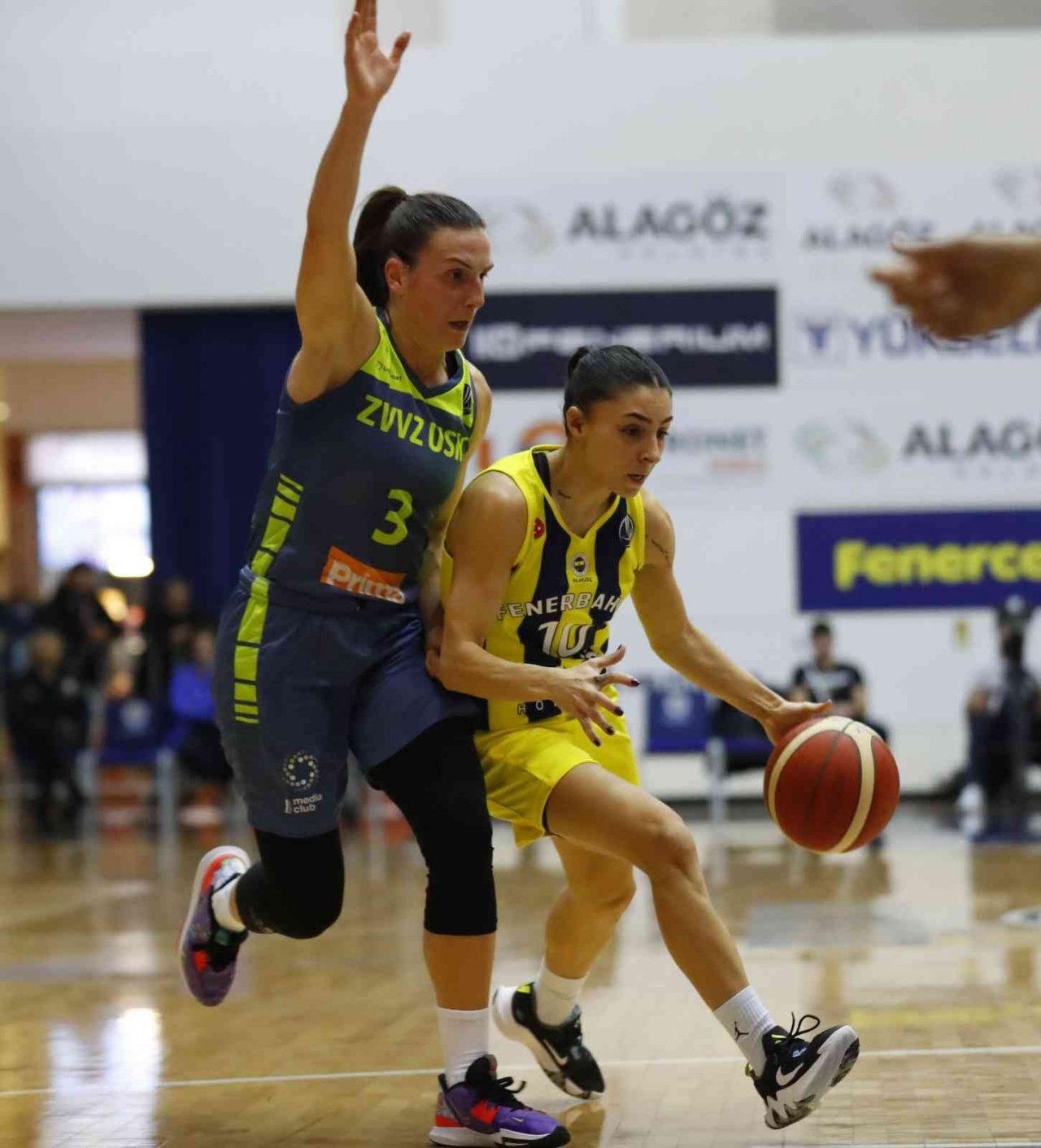 FIBA Kadınlar Avrupa Ligi: Fenerbahçe Alagöz Holding: 82 - ZVVZ USK Prag: 72