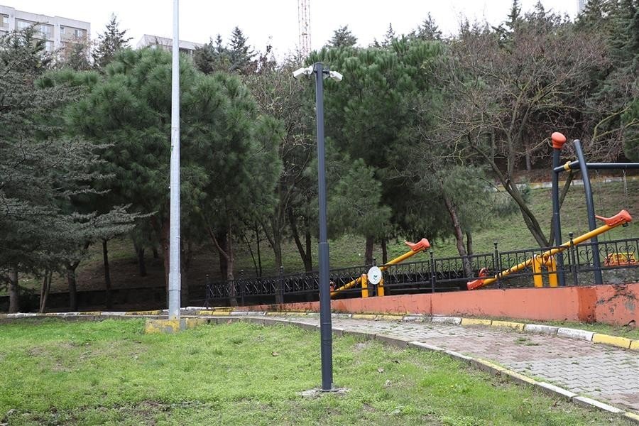 Gaziosmanpaşa’da parklar 24 saat boyunca izleniyor