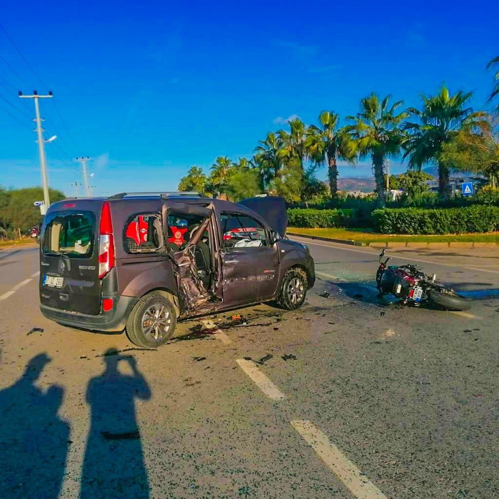 Motosiklet sürücüsünü ölüme götüren kaza kamerada