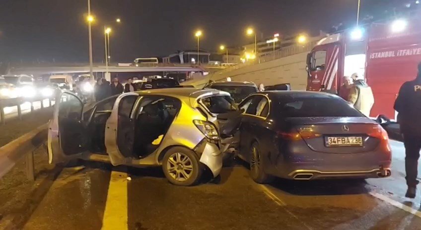 Pendik’te zincirleme kaza: 3 yaralı