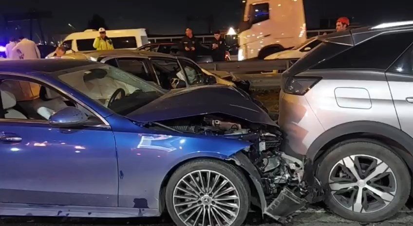 Pendik’te zincirleme kaza: 3 yaralı