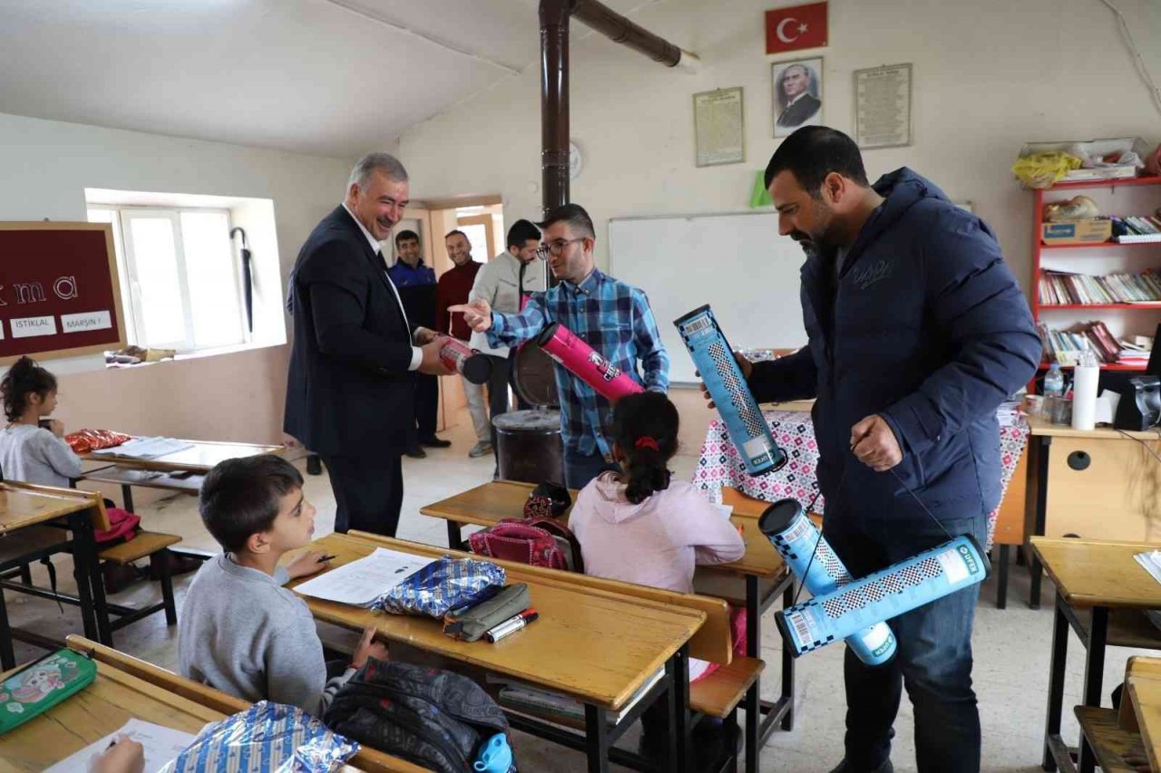 Kahta Belediyesi’nden köy okullarına yardım eli