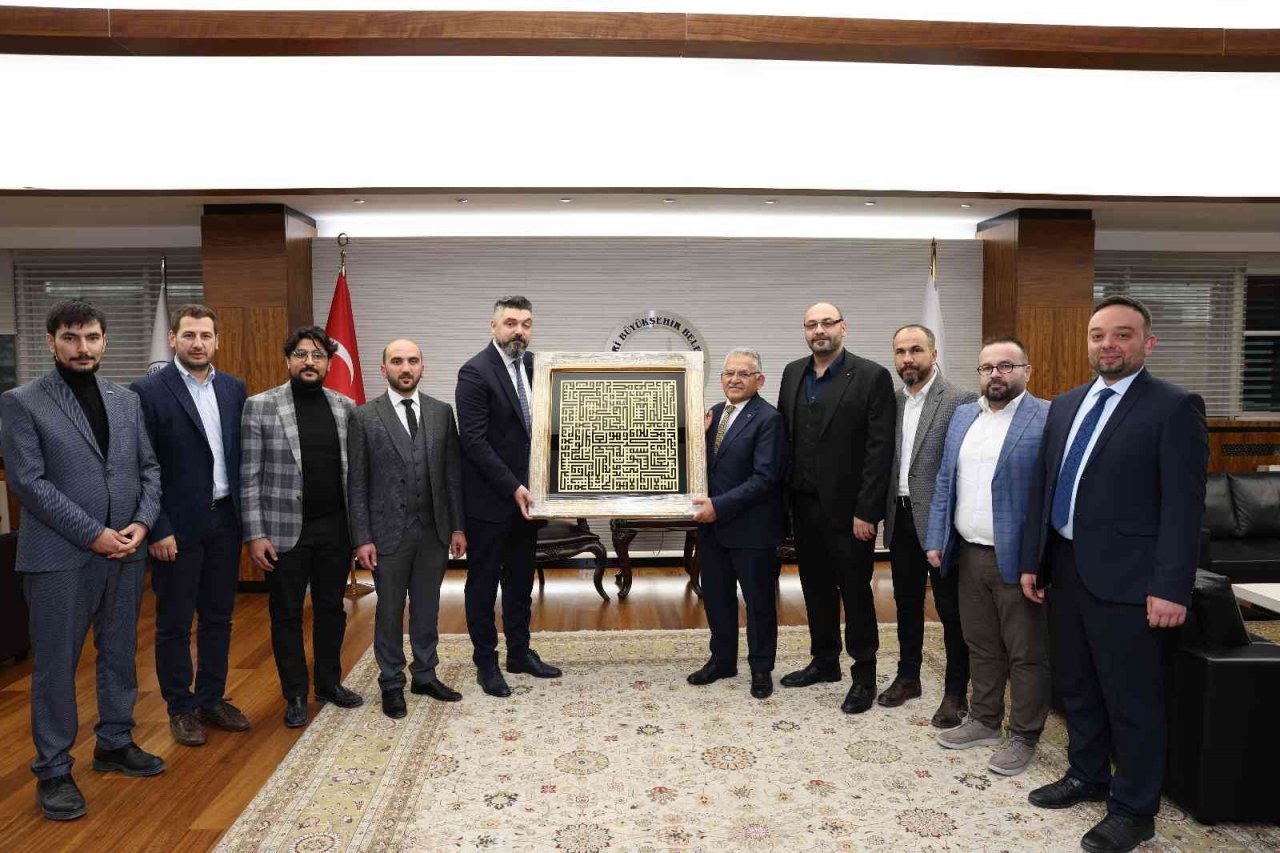 Başkan Büyükkılıç, STK temsilcileri ve muhtarları makamında kabul etti