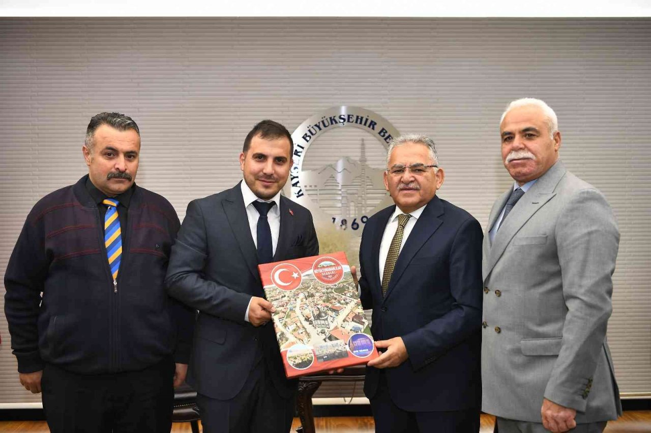 Başkan Büyükkılıç, STK temsilcileri ve muhtarları makamında kabul etti