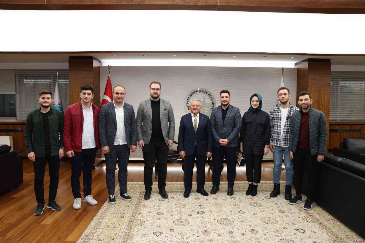 Başkan Büyükkılıç, STK temsilcileri ve muhtarları makamında kabul etti