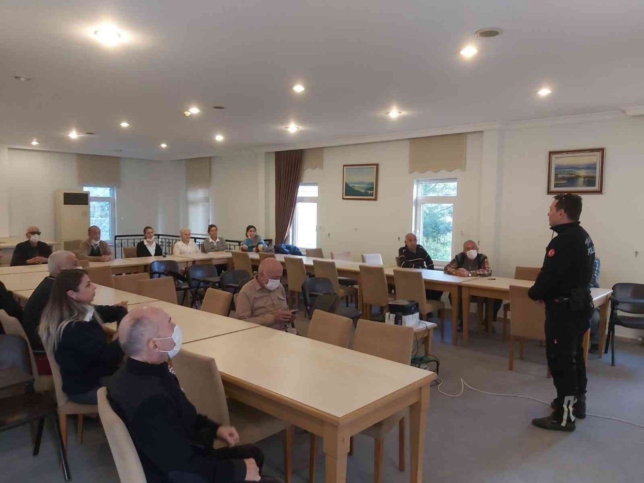 Marmaris’te huzurevi sakinlerine trafik eğitimi verildi