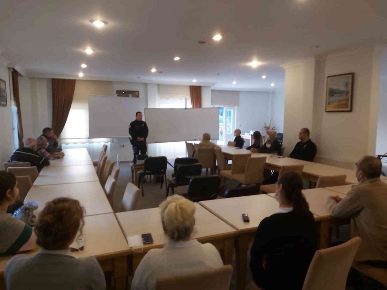 Marmaris’te huzurevi sakinlerine trafik eğitimi verildi