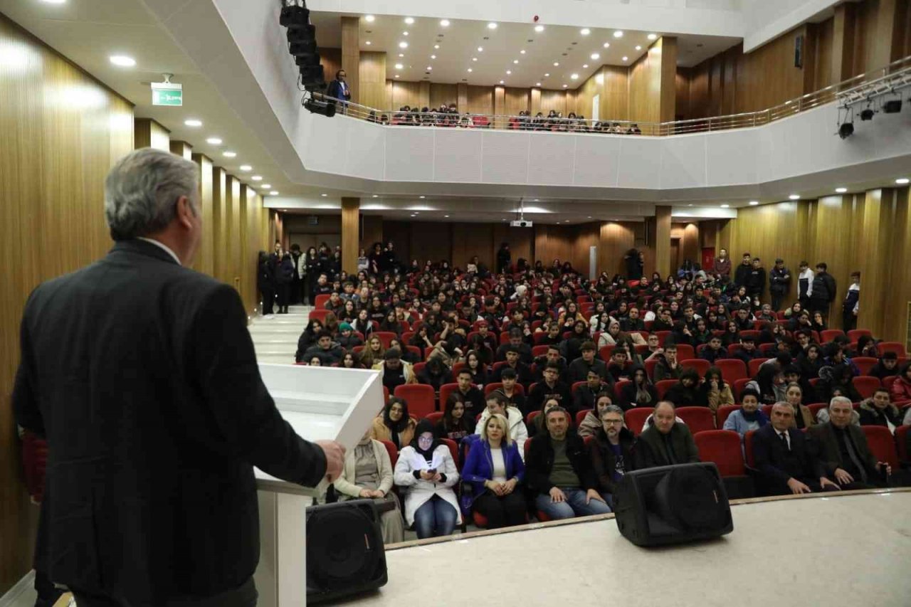 Başkan Palancıoğlu öğrencilerle tecrübelerini paylaştı