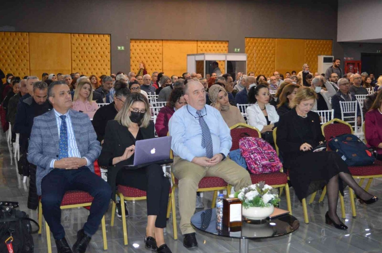 Hekim ve eczacılara yönelik ’akılcı antibiyotik kullanımı’ toplantısı düzenlendi