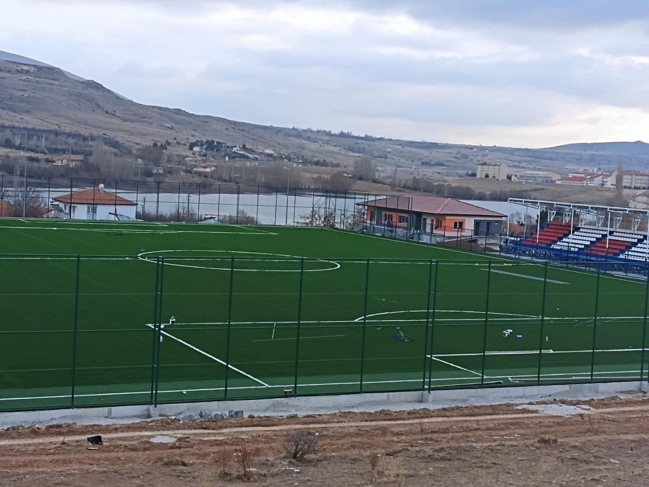 MHP’li Özdemir, Kayseri’ye yapılan spor tesislerini duyurdu