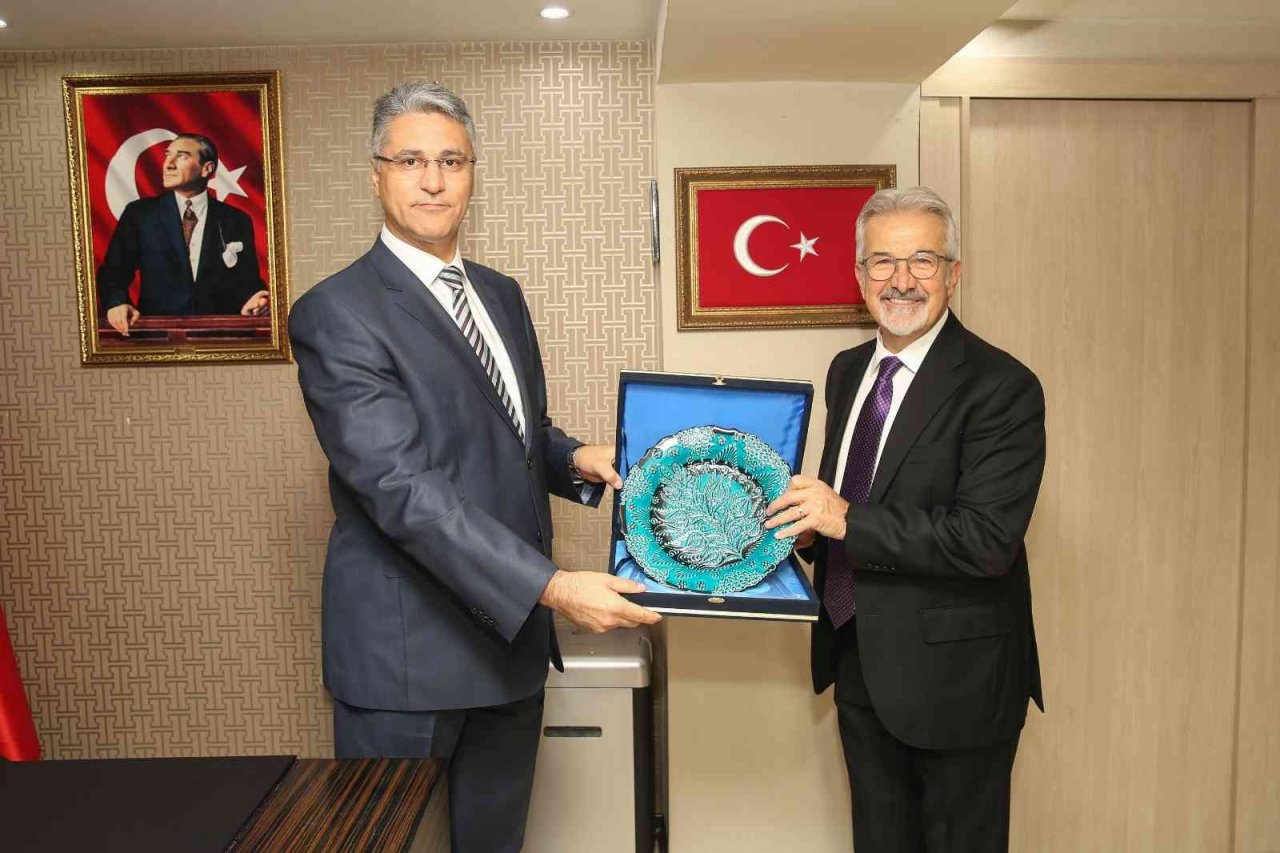 Başkan Erdem: “Şehrin huzur ve güvenliği için iş birliği içinde çalışmaya devam edeceğiz”