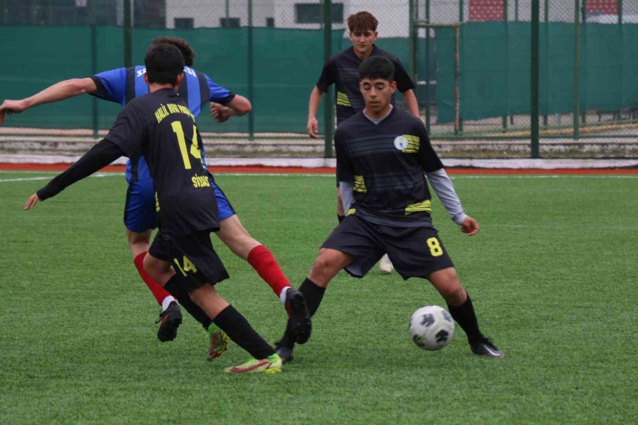 Ahmet Ayık Spor Lisesi şampiyon oldu
