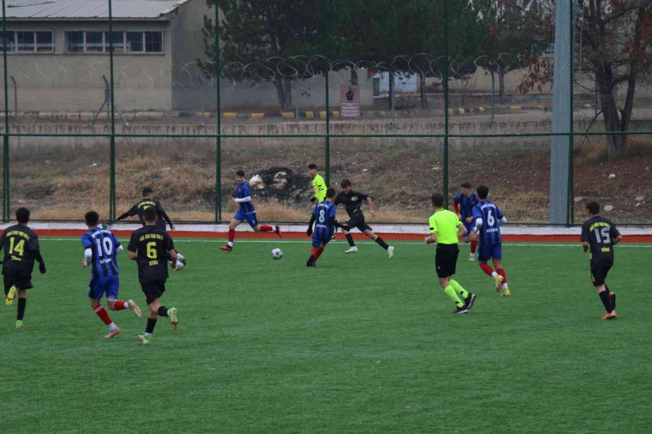 Ahmet Ayık Spor Lisesi şampiyon oldu