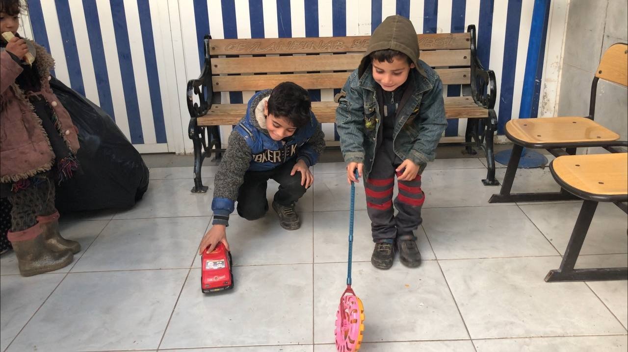 Türk polisinden Avrupa’ya insanlık dersi