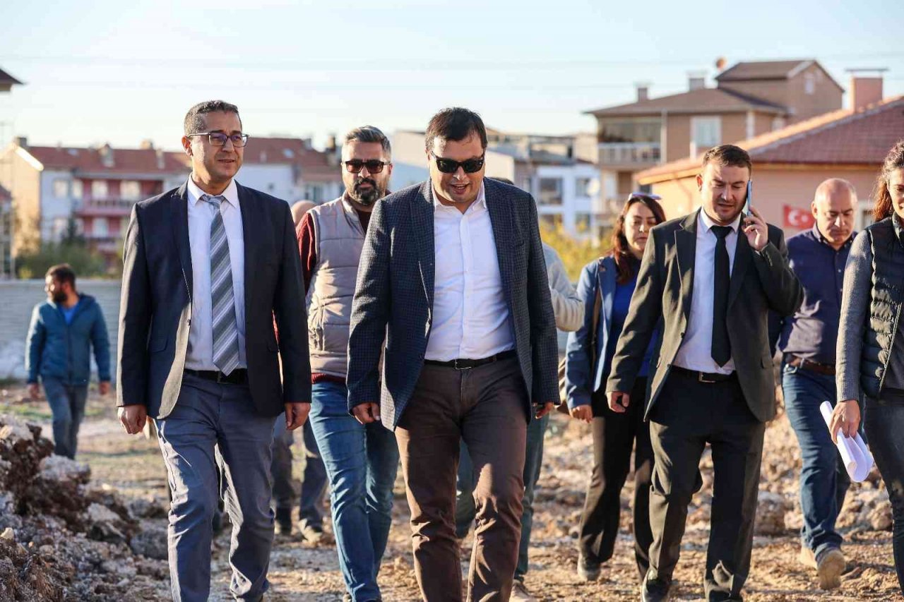 Uşak Belediyesi kenti yeşile bürüdü