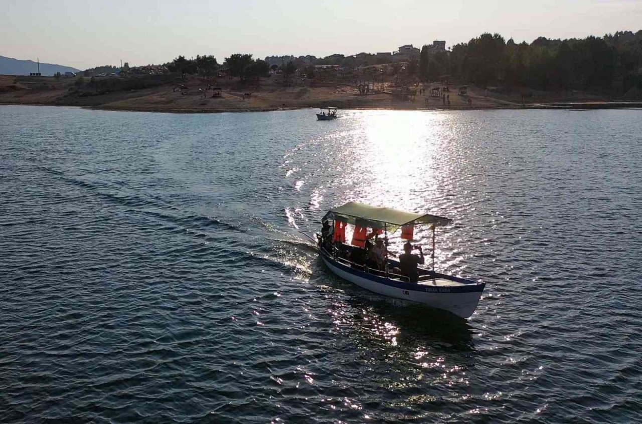 Uşak Belediyesi kenti yeşile bürüdü
