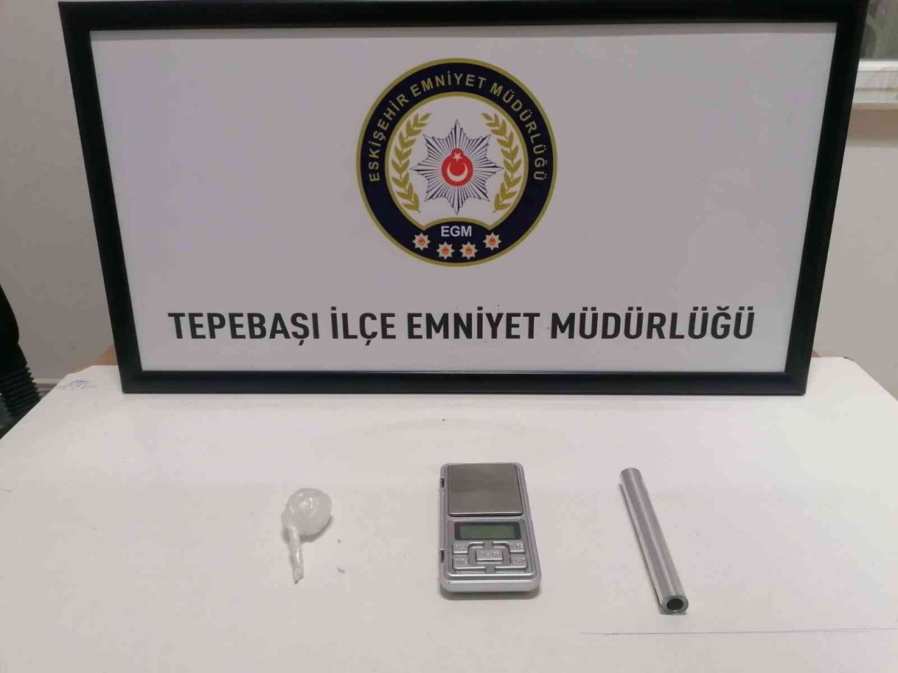 29 aranan şüphelinin yakalandığı denetimlerde çok miktarda uyuşturucu madde ele geçirildi