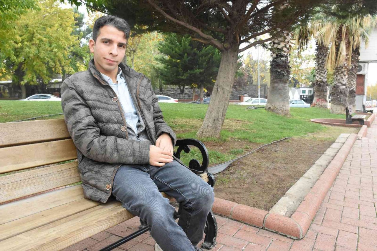 Türkiye’nin konuştuğu engelli genç: "Cumhurbaşkanı Erdoğan’ın elini öpme hayalim gerçek oldu, özel görüşme için ise haber bekliyorum"