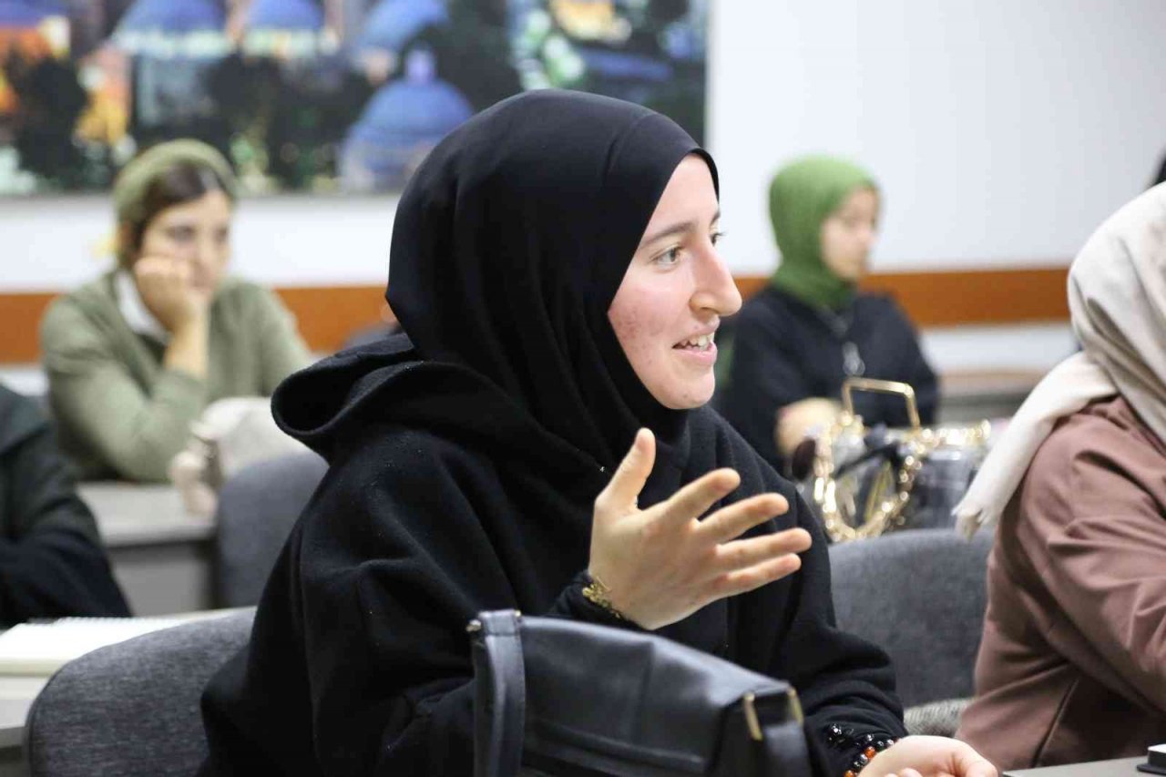 Yedi Güzel Adam Edebiyat Okulu’nda dersler başladı