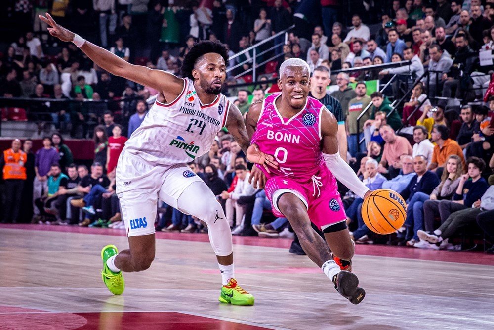 Karşıyaka, liderlik şansını kaçırdı