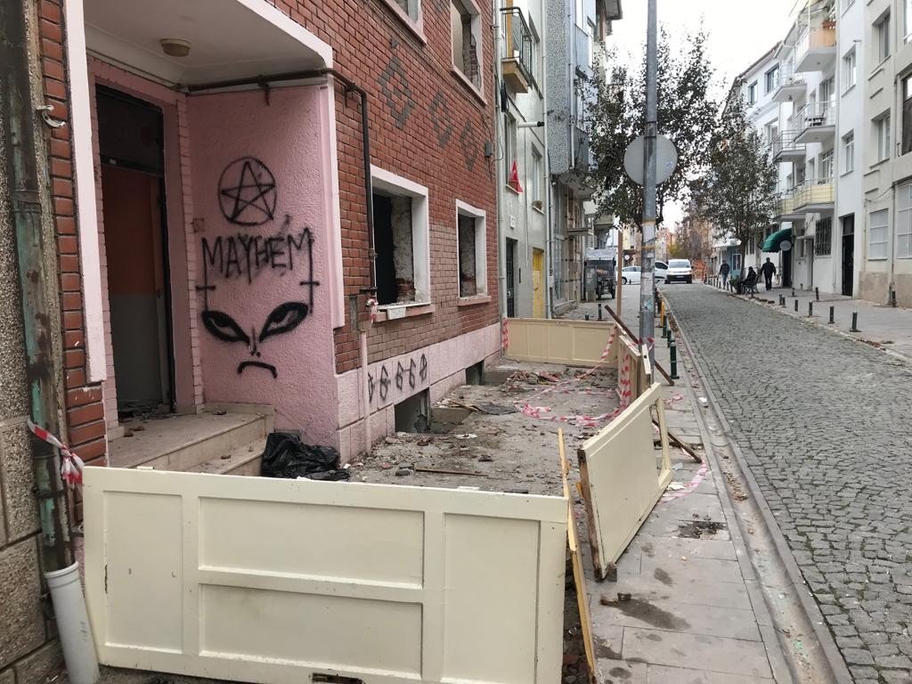 İnşaatlarda göz ardı edilen önlemler vatandaşların hayatlarıyla oynuyor