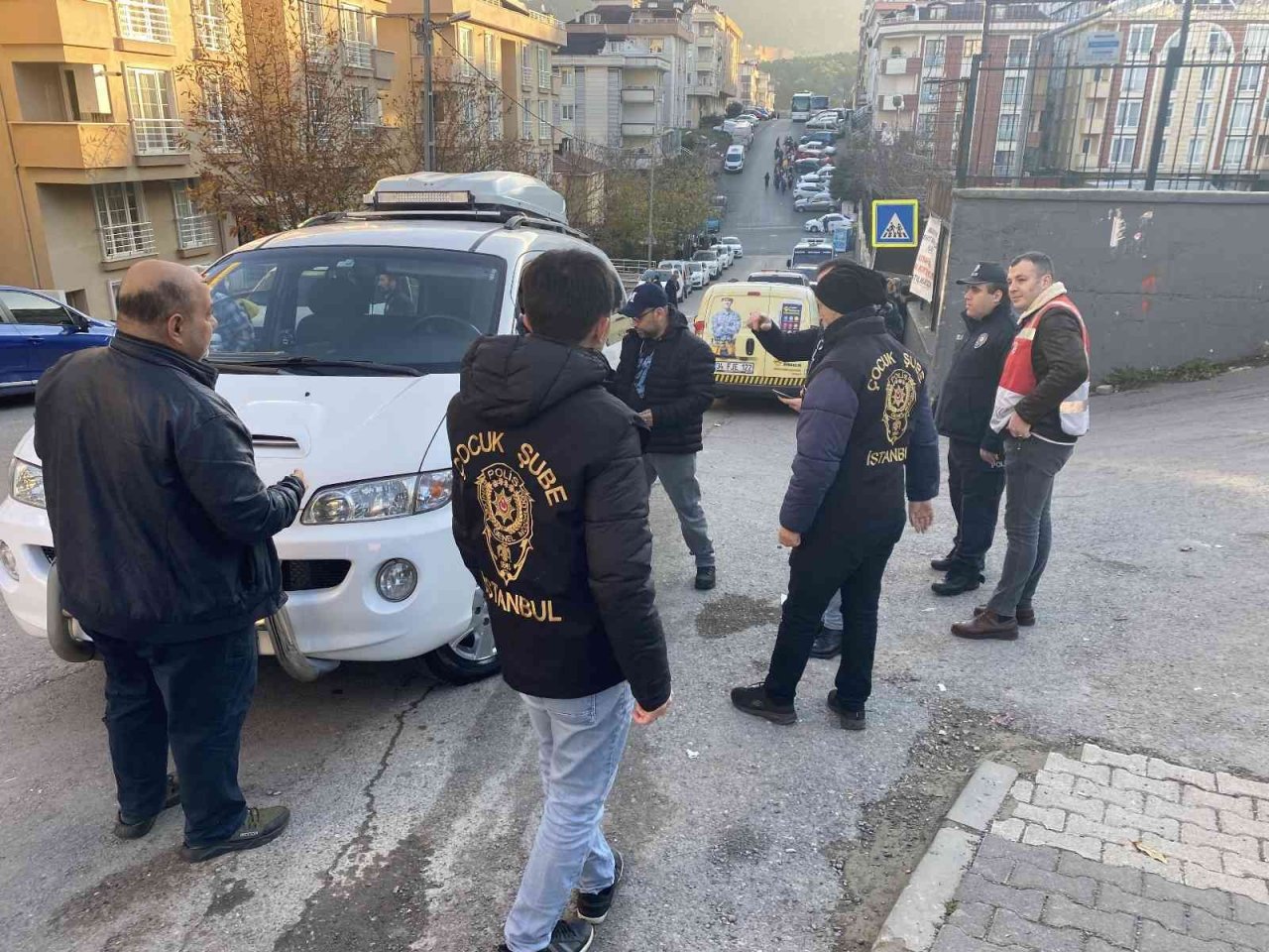 Maltepe’de okul önlerinde sıkı denetim