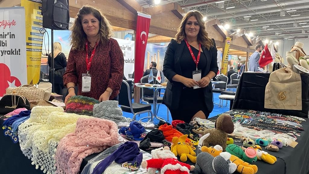 Turizm fuarında Bayraklı standına yoğun ilgi