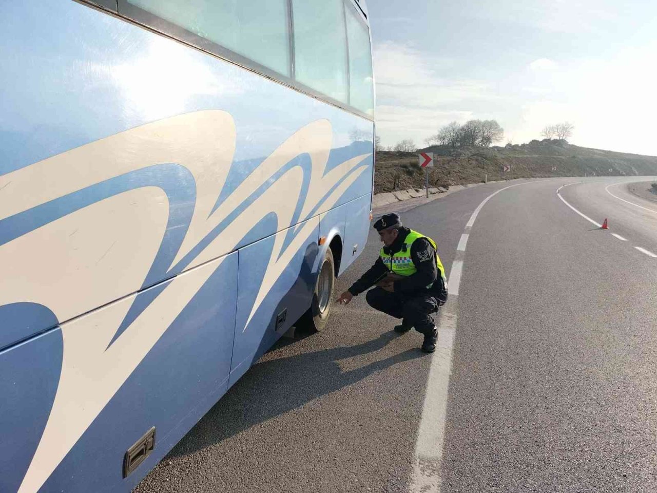 Jandarmadan kış lastiği denetimi