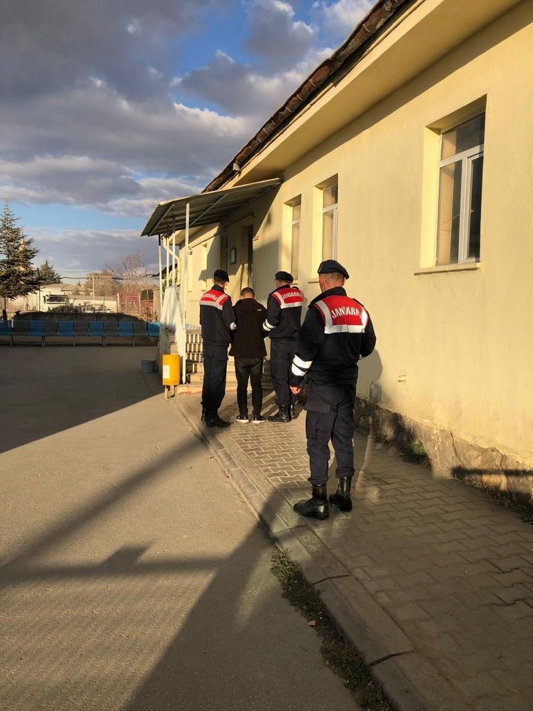 Hırsızlar Jandarma Dedektiflerinden Kaçamadı