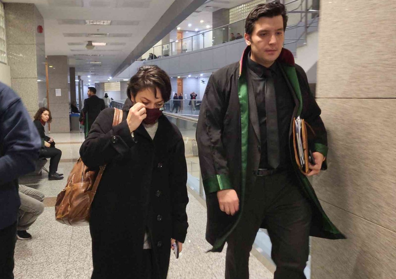 Oyuncu Ezgi Mola taciz davasında ifade verdi