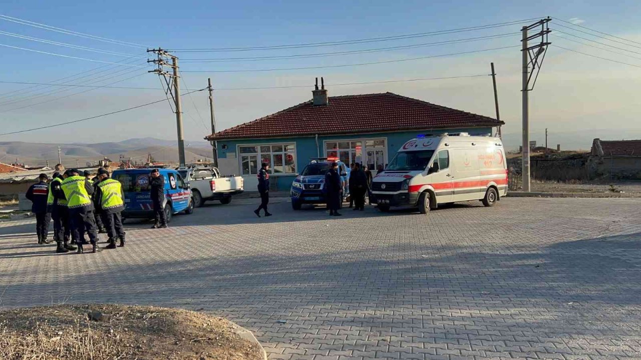 Kaybolan 90 yaşındaki yaşlı adamı jandarma drone ile buldu