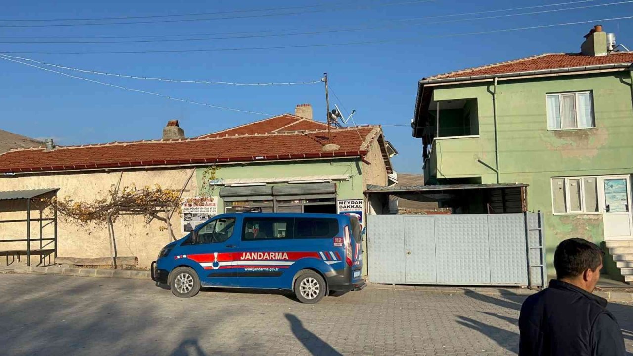 Kaybolan 90 yaşındaki yaşlı adamı jandarma drone ile buldu