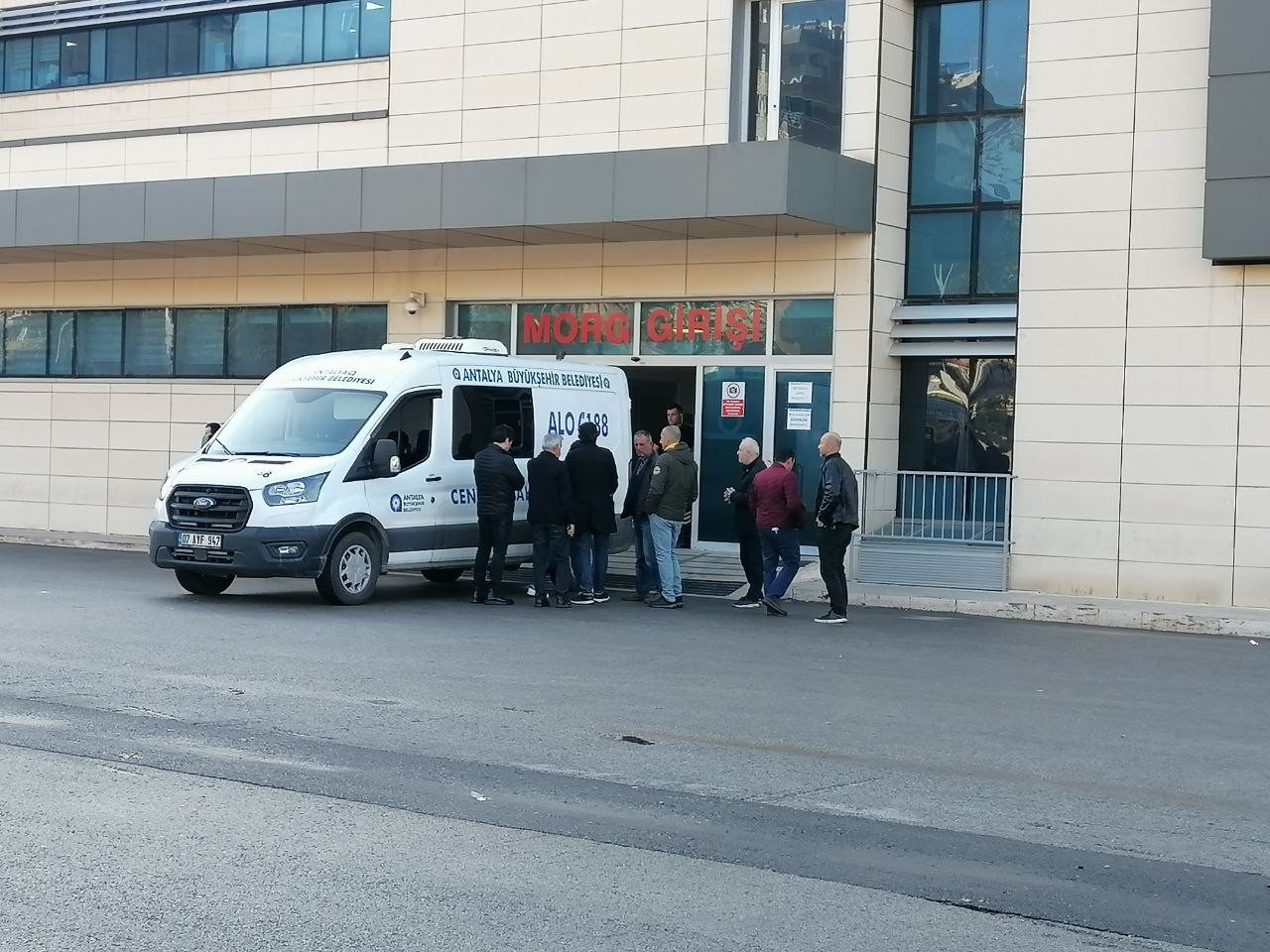 Oğlu tarafından korkunç bir şekilde öldürülen annenin cenazesi ailesine teslim edildi