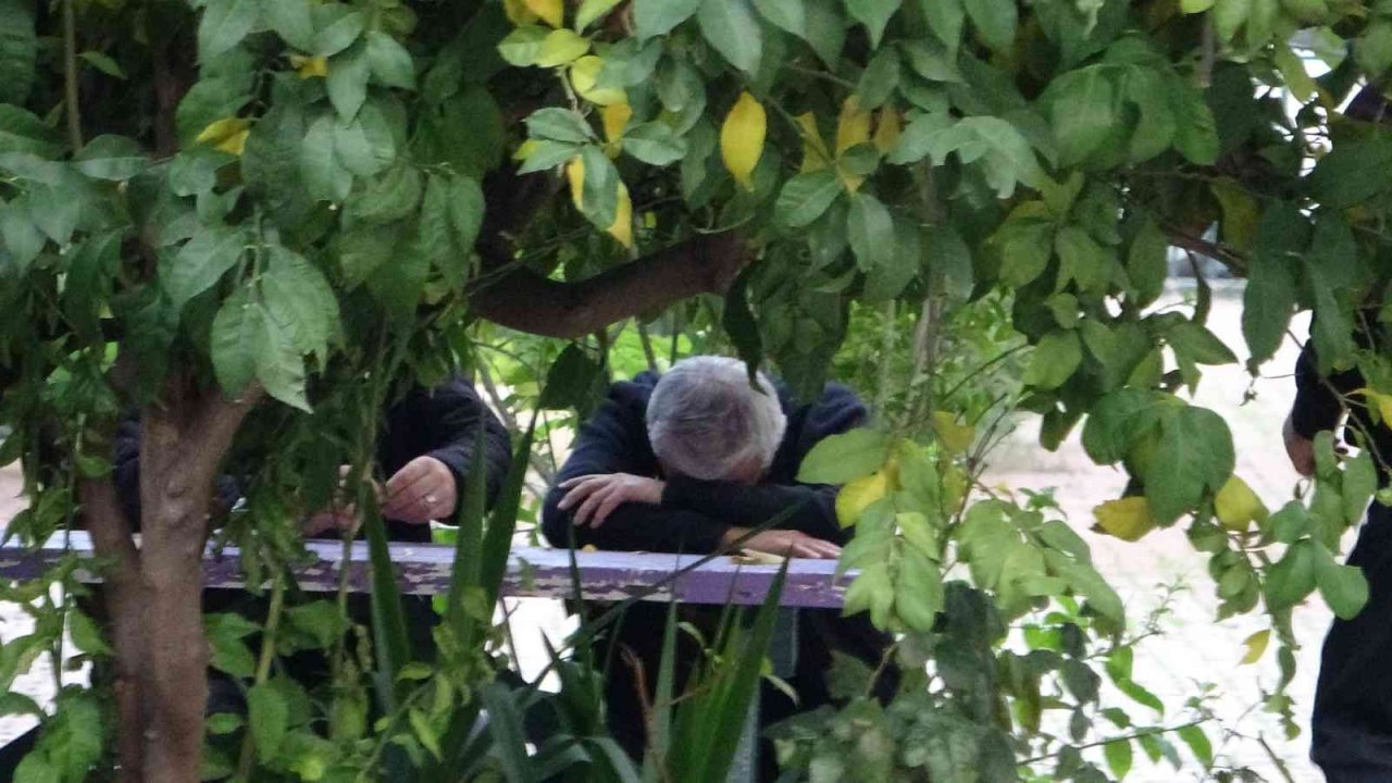 Oğlu tarafından korkunç bir şekilde öldürülen annenin cenazesi ailesine teslim edildi