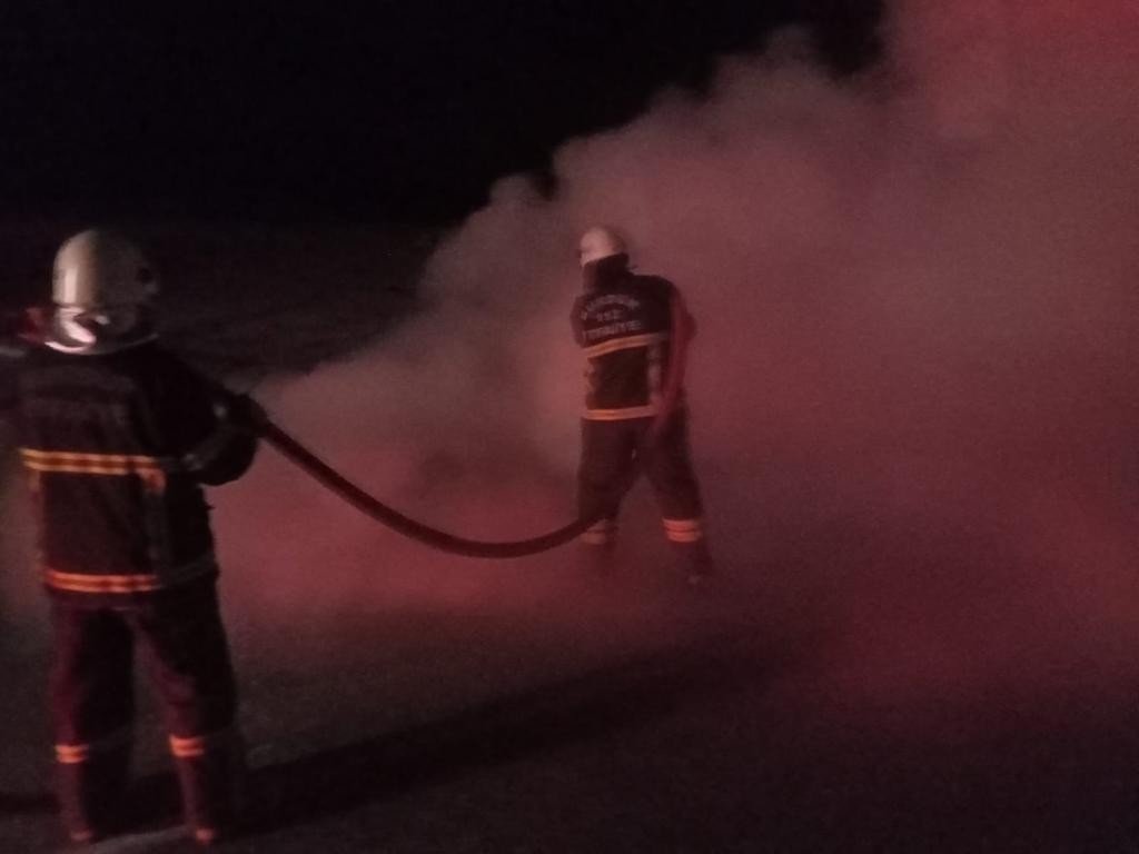 Burdur’da seyir halinde alev alan araç kullanılamaz hale geldi