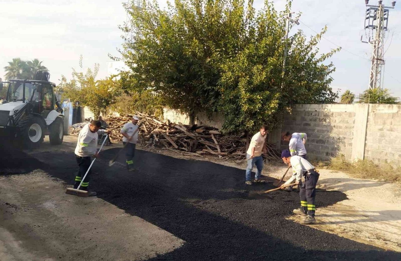 Erdem: "Ceyhan’da asfalt ve kaldırım sorununun büyük kısmını çözdük"
