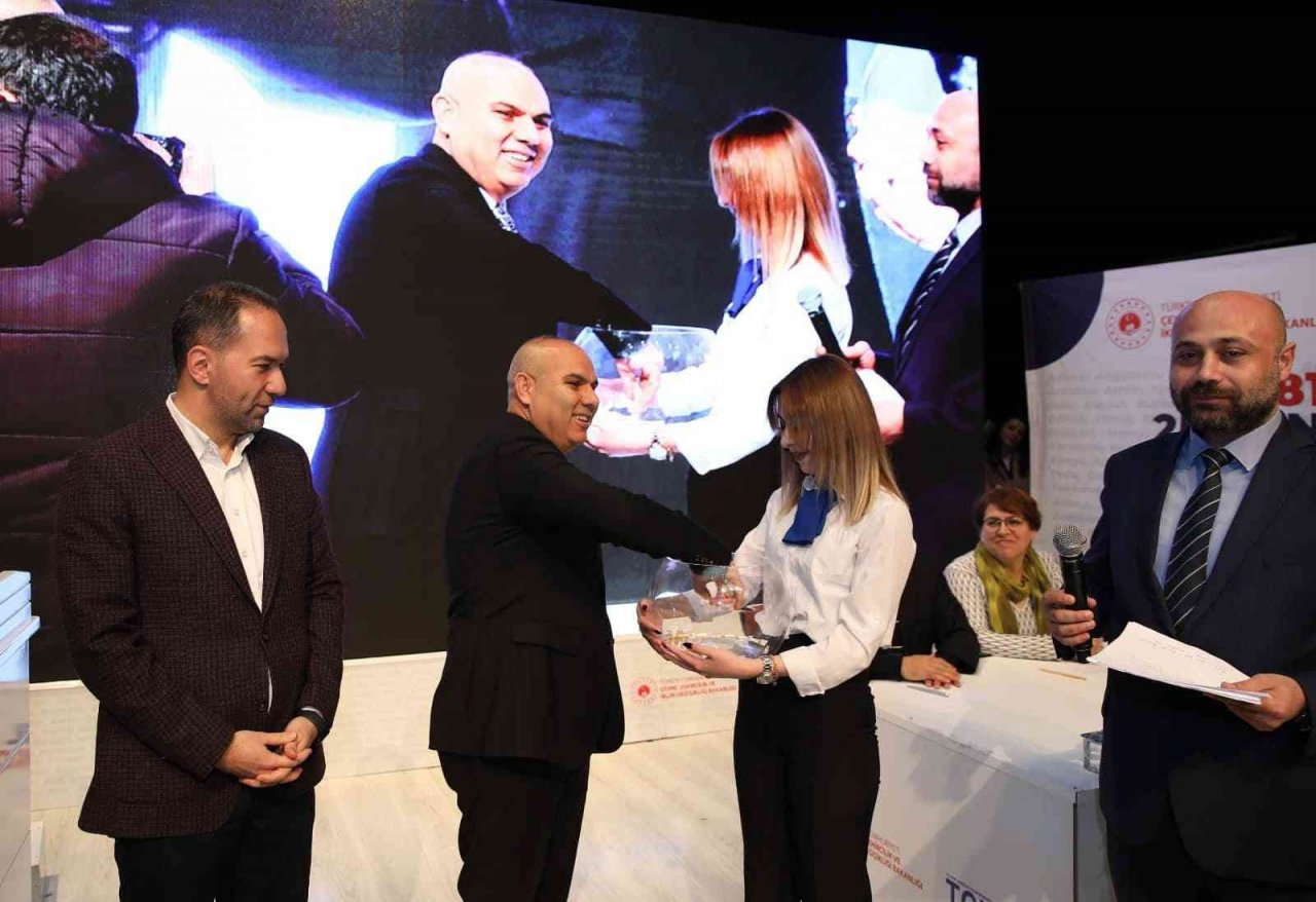 Niğde’de 1000 konutun hak sahibi için kura çekildi