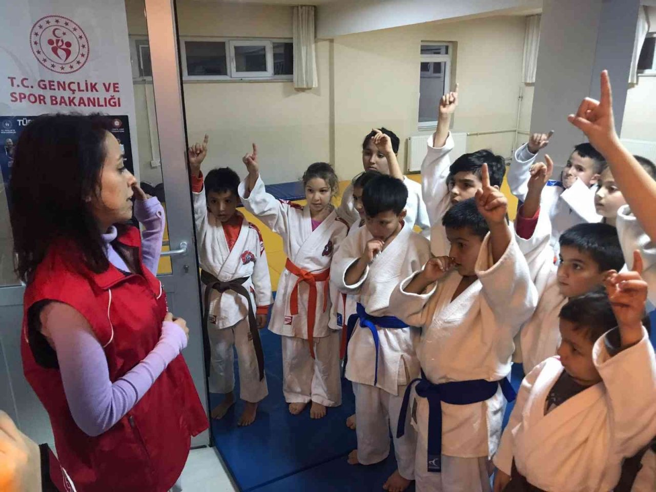 Gençlik merkezleri gençlerin buluşma noktası oluyor