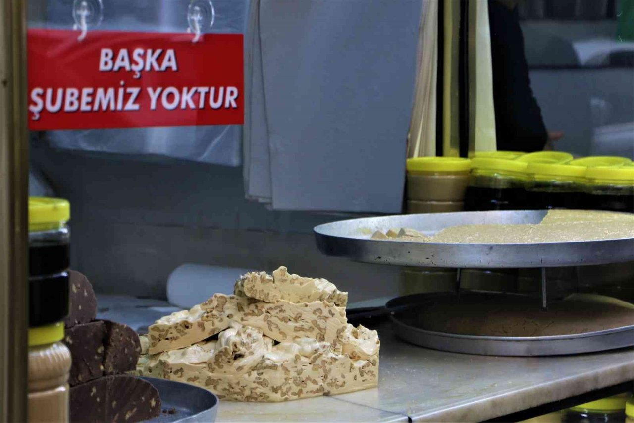 Diyarbakır’ın asırlık helvacısı Avrupa’ya tat veriyor