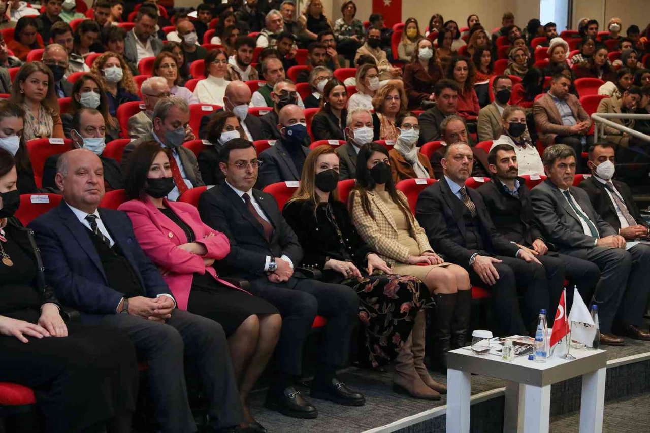 DEÜ’de engelleri aşan buluşma