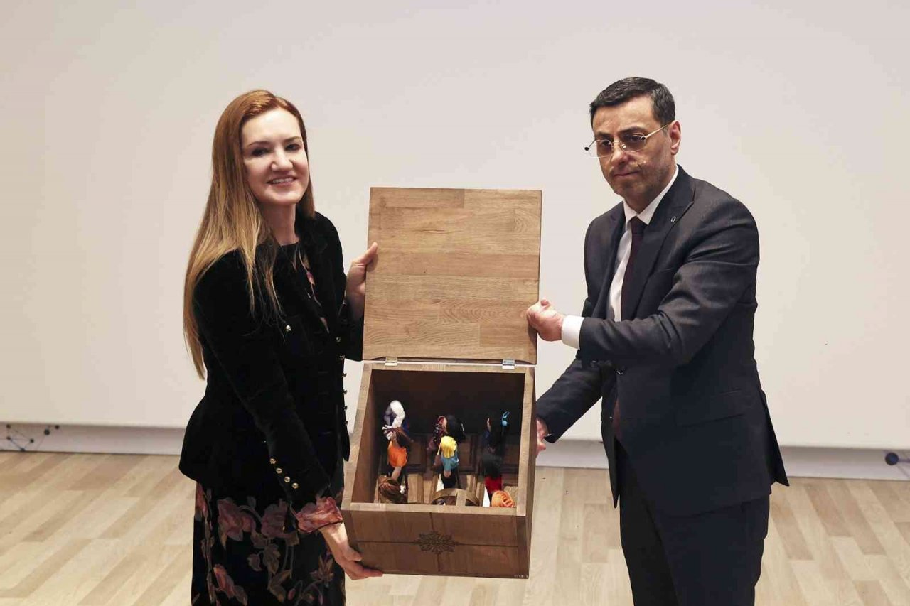 DEÜ’de engelleri aşan buluşma