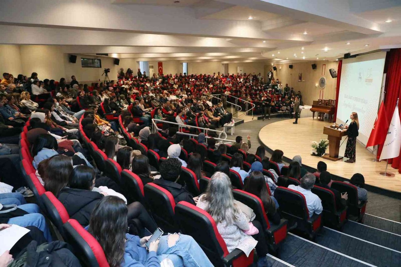 DEÜ’de engelleri aşan buluşma