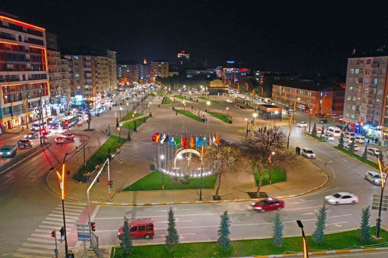 Cumhuriyet Meydanı’na vatandaşlardan tam not