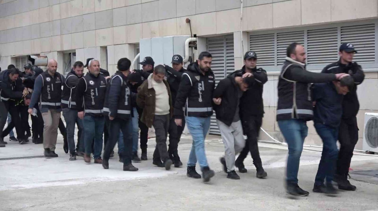 Elazığ’da ’Silindir’ operasyonu: 22 şüpheli adliyeye sevk edildi
